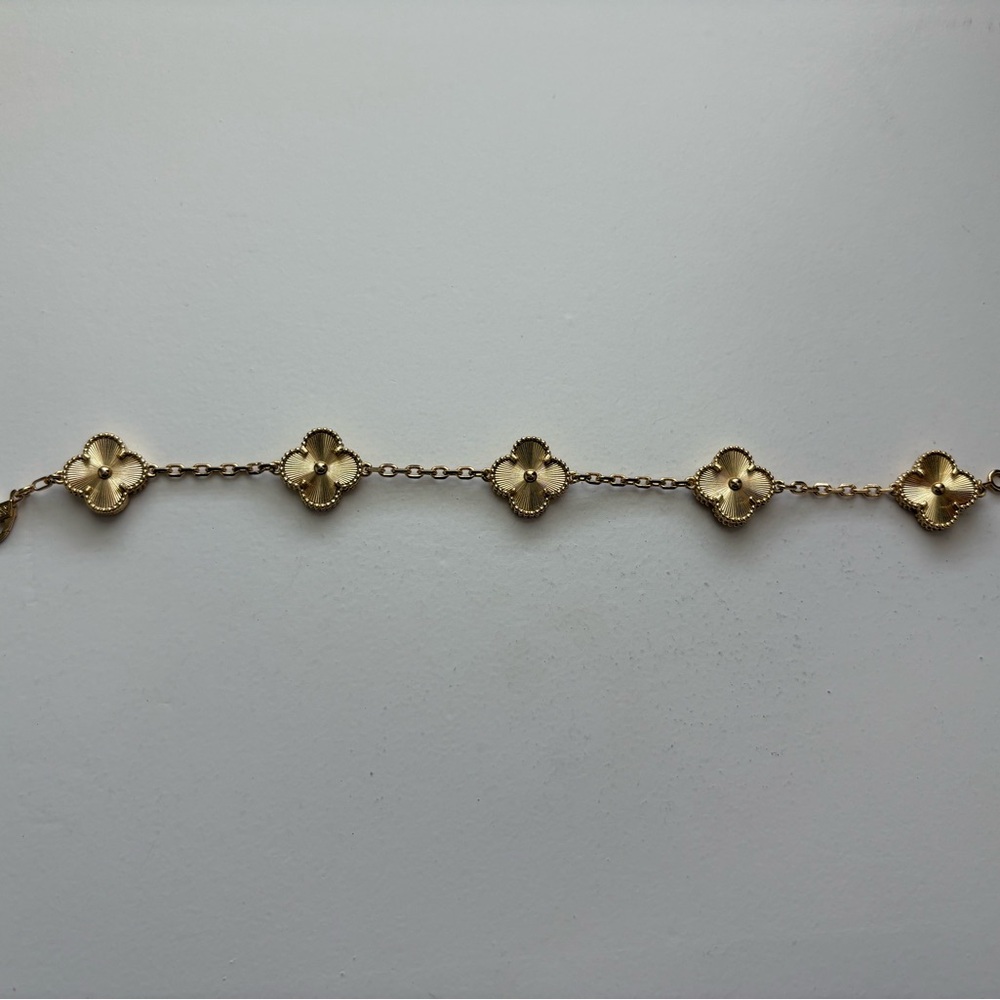 Gold Clover Bracelet | Dainty Minimal | Luxury Inspired | Everyday Jewelry
